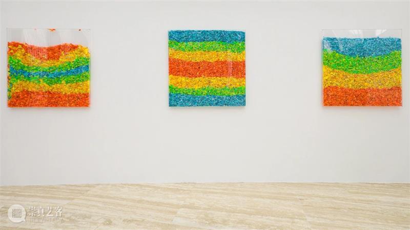 “广式消费主义”深入解读 | 李景湖，在海浪中看彩虹 博文精选 巽美术馆 李景湖 海浪 彩虹 消费主义 彩虹II 装置 巽美术馆 艺术家 于广东 东莞 崇真艺客