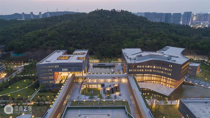 香港中文大学深圳学生中心，垂直天井与水平穿廊 / 王维仁建筑设计研究室 天井 水平 王维仁 建筑设计 研究室 香港中文大学深圳学生中心 中大 深圳 校园 学生 崇真艺客