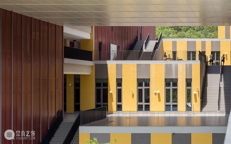 香港中文大学深圳学生中心，垂直天井与水平穿廊 / 王维仁建筑设计研究室 天井 水平 王维仁 建筑设计 研究室 香港中文大学深圳学生中心 中大 深圳 校园 学生 崇真艺客