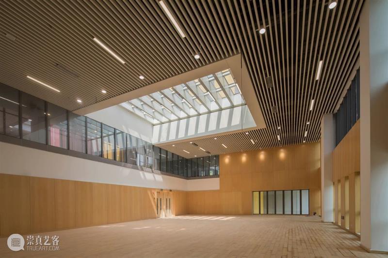 香港中文大学深圳学生中心，垂直天井与水平穿廊 / 王维仁建筑设计研究室 天井 水平 王维仁 建筑设计 研究室 香港中文大学深圳学生中心 中大 深圳 校园 学生 崇真艺客