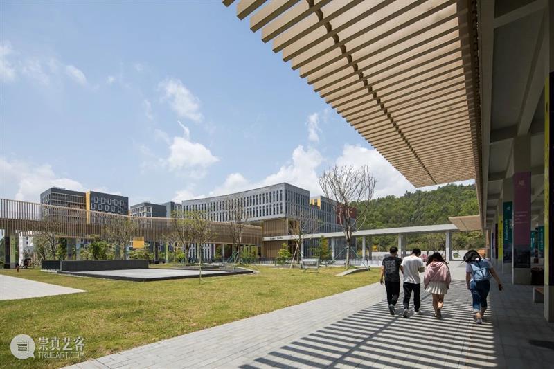香港中文大学深圳学生中心，垂直天井与水平穿廊 / 王维仁建筑设计研究室 天井 水平 王维仁 建筑设计 研究室 香港中文大学深圳学生中心 中大 深圳 校园 学生 崇真艺客