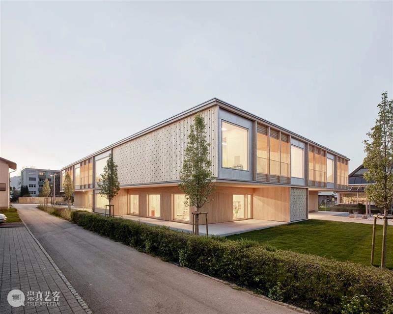 儿童节快乐！恩格尔巴赫幼儿园 / Innauer-Matt Architekten 幼儿园 Innauer Architekten 恩格尔巴赫 Adolf 恩格尔巴赫幼儿园 格林德尔 大运河 哈森 菲尔德大街 崇真艺客