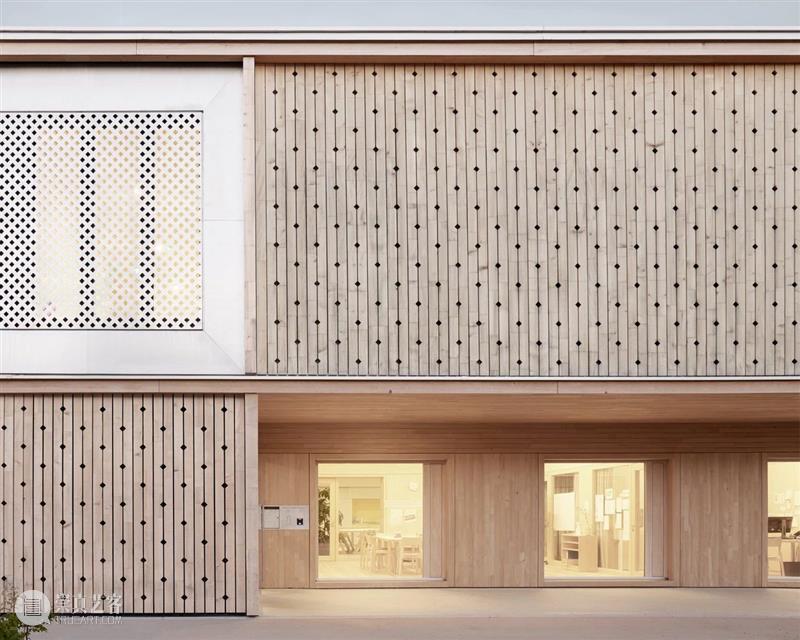 儿童节快乐！恩格尔巴赫幼儿园 / Innauer-Matt Architekten 幼儿园 Innauer Architekten 恩格尔巴赫 Adolf 恩格尔巴赫幼儿园 格林德尔 大运河 哈森 菲尔德大街 崇真艺客