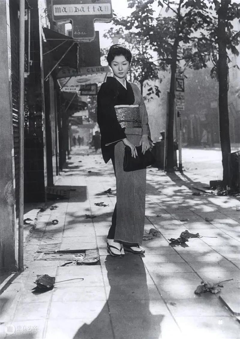 这是一幅战后银座女性的浮世绘 战后 浮世绘 银座 女性 成濑巳喜男 导演 一生 电影 其中 现实主义 崇真艺客