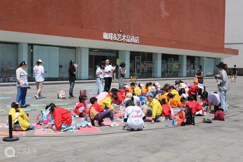 少儿涂鸦现场|格林艺巷艺术中心参加宋庄美术馆少儿涂鸦展！ 宋庄美术馆 少儿 涂鸦展 现场 格林艺巷艺术中心 大小 朋友 小朋友们 自然 KIDS 崇真艺客