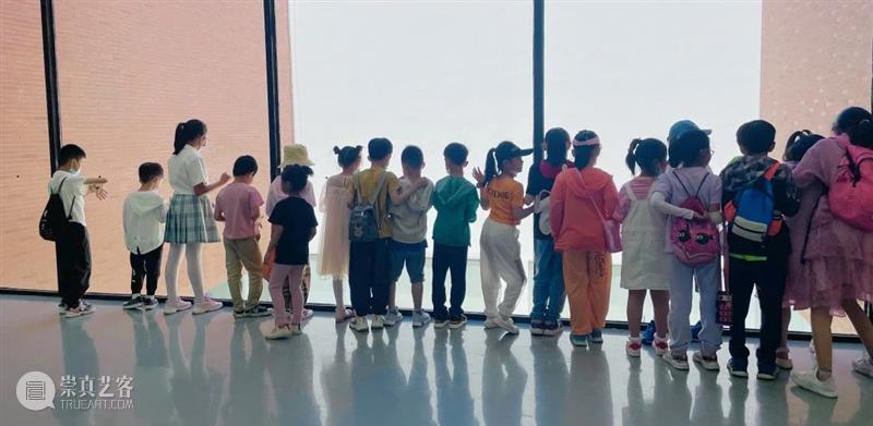 少儿涂鸦现场|格林艺巷艺术中心参加宋庄美术馆少儿涂鸦展！ 宋庄美术馆 少儿 涂鸦展 现场 格林艺巷艺术中心 大小 朋友 小朋友们 自然 KIDS 崇真艺客