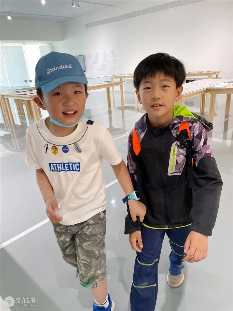 少儿涂鸦现场|格林艺巷艺术中心参加宋庄美术馆少儿涂鸦展！ 宋庄美术馆 少儿 涂鸦展 现场 格林艺巷艺术中心 大小 朋友 小朋友们 自然 KIDS 崇真艺客