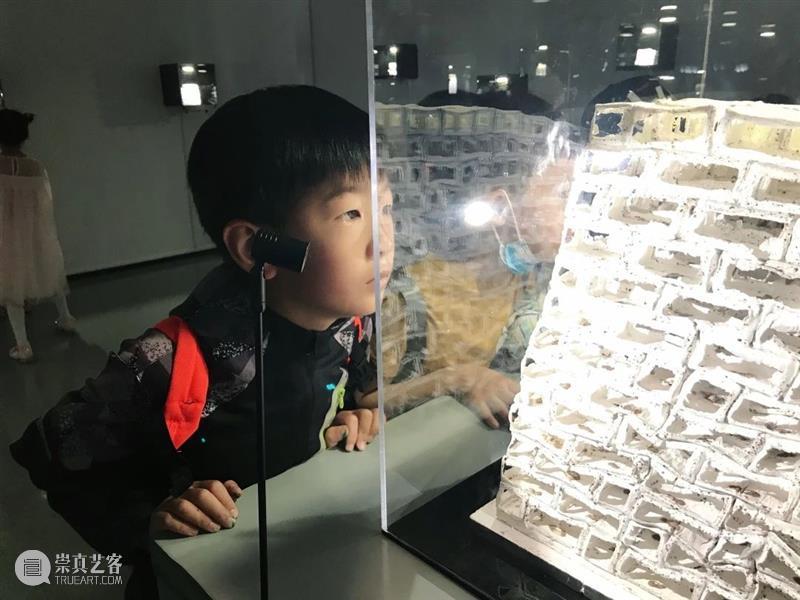 少儿涂鸦现场|格林艺巷艺术中心参加宋庄美术馆少儿涂鸦展！ 宋庄美术馆 少儿 涂鸦展 现场 格林艺巷艺术中心 大小 朋友 小朋友们 自然 KIDS 崇真艺客