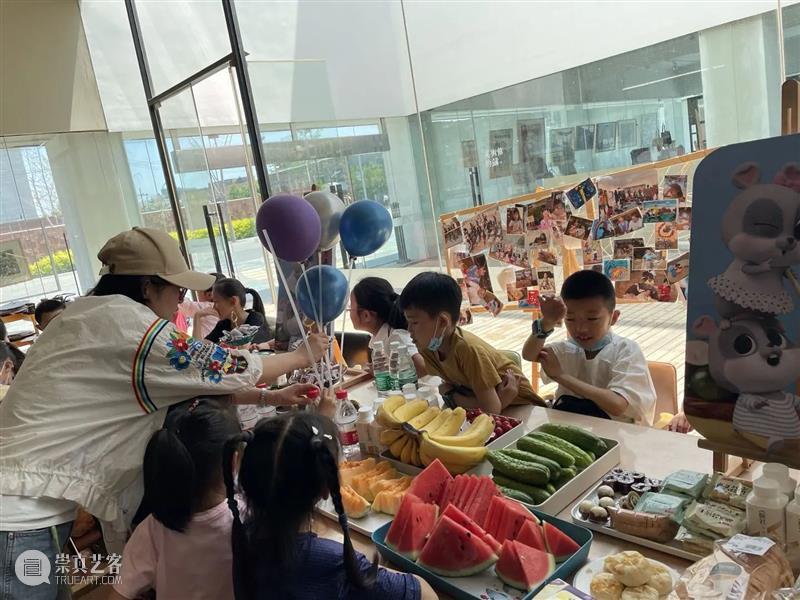 少儿涂鸦现场|格林艺巷艺术中心参加宋庄美术馆少儿涂鸦展！ 宋庄美术馆 少儿 涂鸦展 现场 格林艺巷艺术中心 大小 朋友 小朋友们 自然 KIDS 崇真艺客