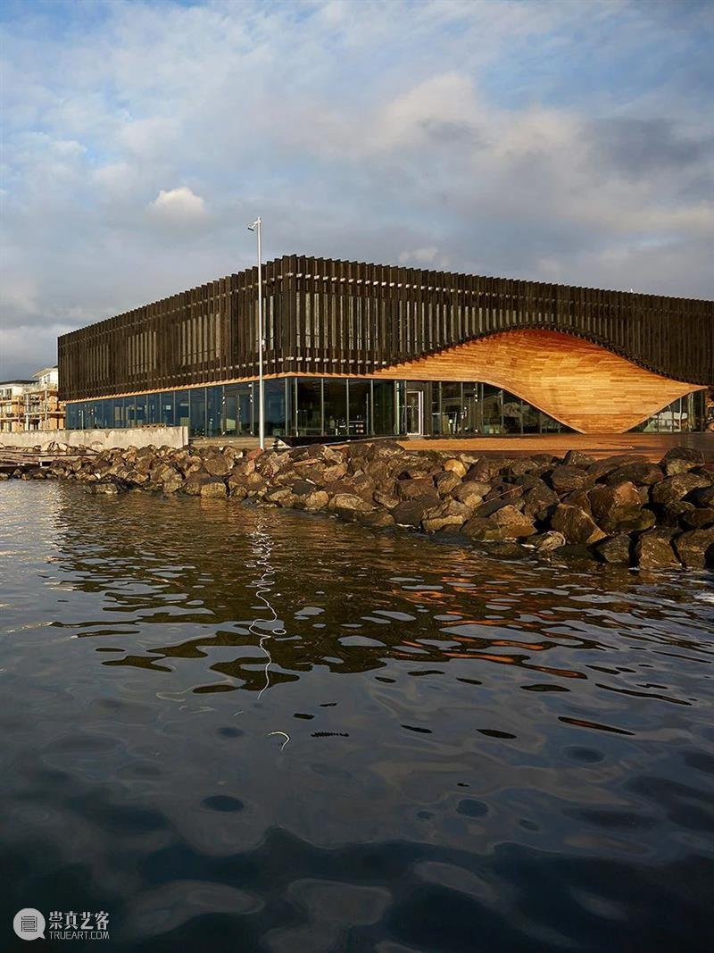 被‘撕裂’，Klimatorium气候中心 / 3XN + SLA 博文精选 ADCNews SLA 气候 中心 Adam 事务所 莱姆维 历史 船舶 基建 设施 崇真艺客
