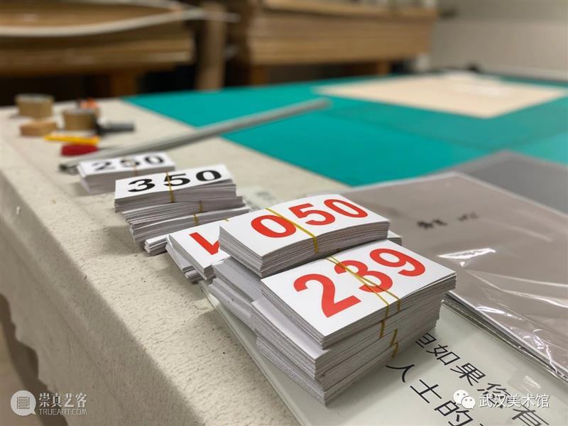 这两天闭馆，美术馆人在做什么？丨展厅现场＋活动预告 美术馆 展厅 活动 现场 日子 门外 观众 武汉美术馆 外观 历史 崇真艺客