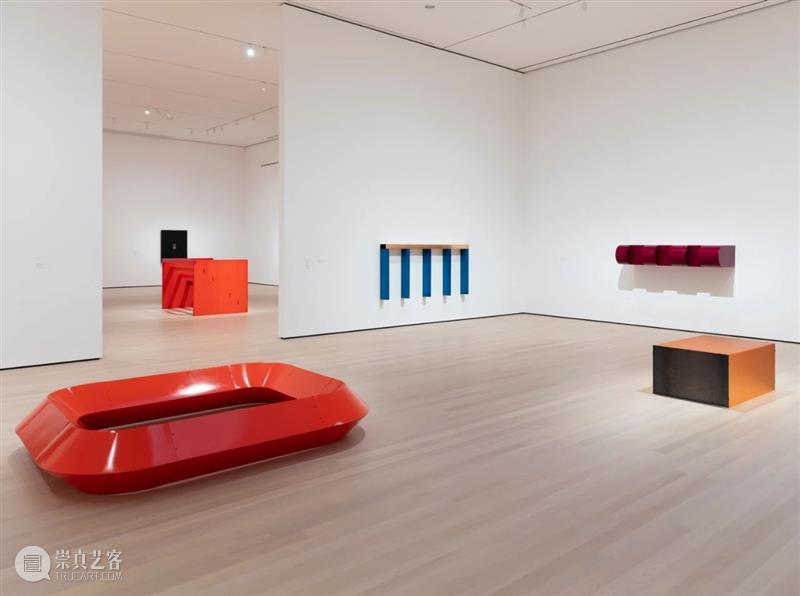 今日生日|唐纳德·贾德(Donald Judd) 贾德 唐纳德 Donald Judd 生日 现场 纽约现代艺术博物馆 MoMA 肖像 美国 崇真艺客
