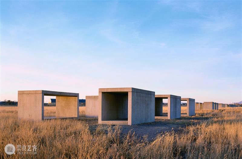 今日生日|唐纳德·贾德(Donald Judd) 贾德 唐纳德 Donald Judd 生日 现场 纽约现代艺术博物馆 MoMA 肖像 美国 崇真艺客