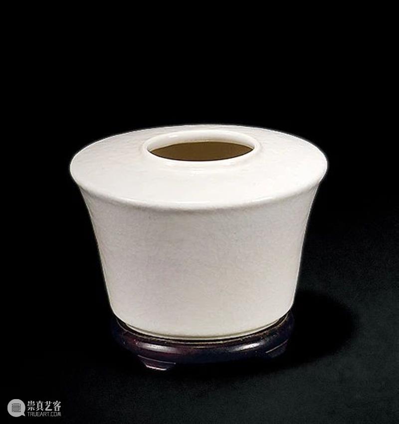 至臻瓷品，无瑕之选 — 磁臻三专场品相完美之器精选 专场 至臻瓷品 时间 VIP 公众 圣佳艺术空间 北京市 东三环南路76号 国际 官方 崇真艺客