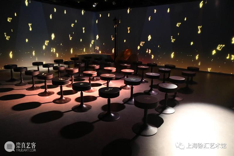 《前行之歌》首演成功,今日开展啦! 前行之歌 时间 地点 徐汇艺术馆 淮海中路1413号 报纸 鸿英图书馆 前身 那时 三层 崇真艺客