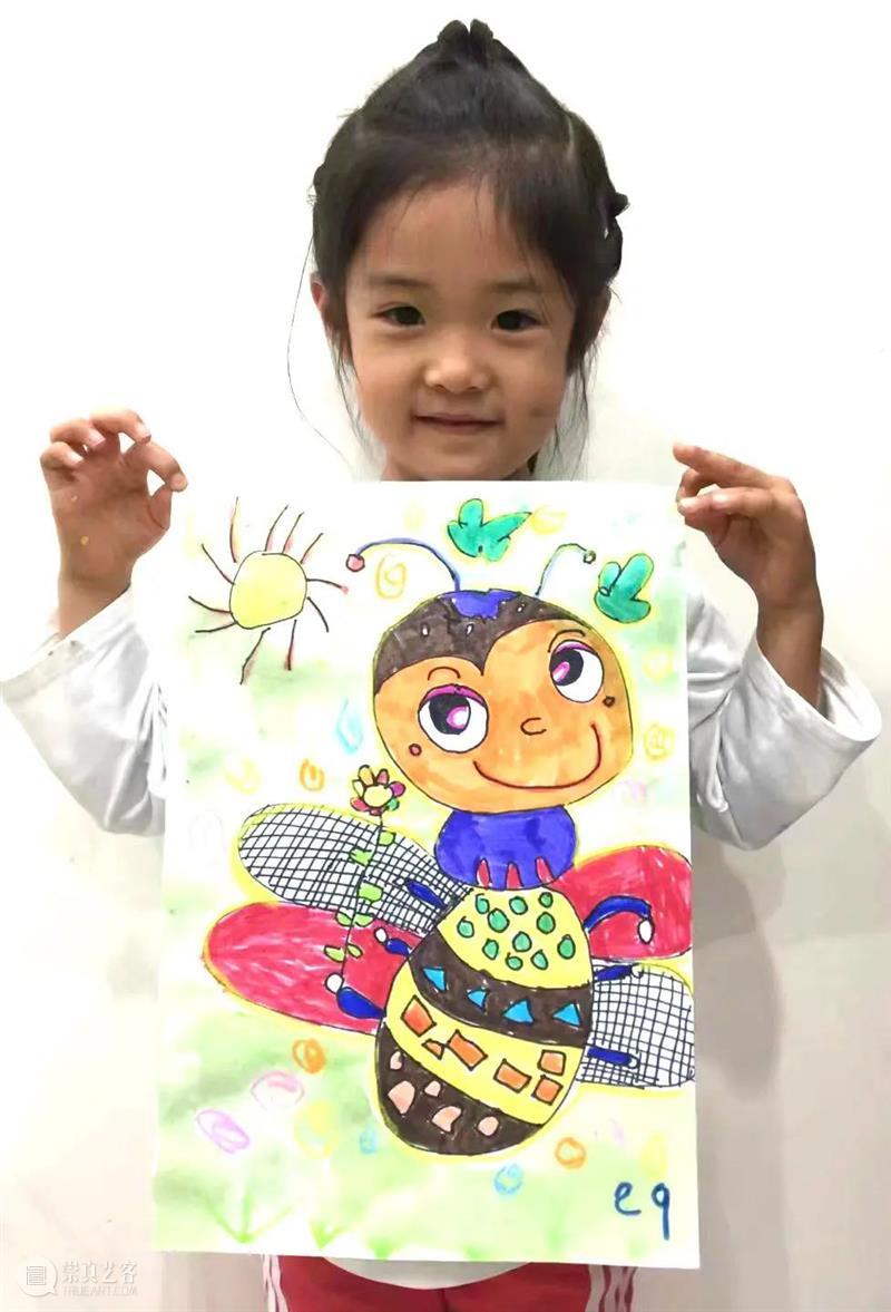 快乐在中间 | 画画的孩子们（一） 中间 孩子们 建筑里 艺术 读者们 知乐 class 小朋友 小朋友们 年龄 崇真艺客