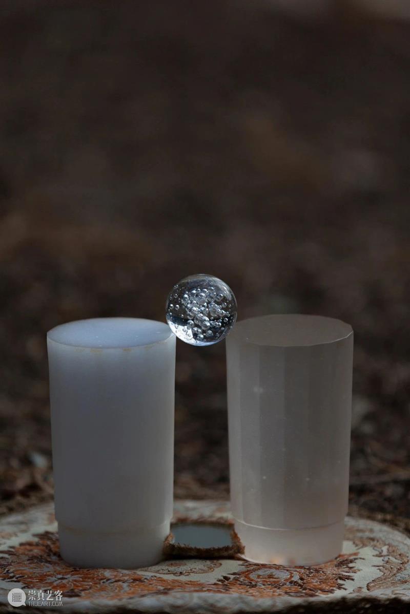 今日沙龙回顾 | 她，把薇薇安的秘密放进老皮箱和门里 薇薇安 皮箱 沙龙 秘密 门里 天才 迈尔 展厅 观众 视线 崇真艺客