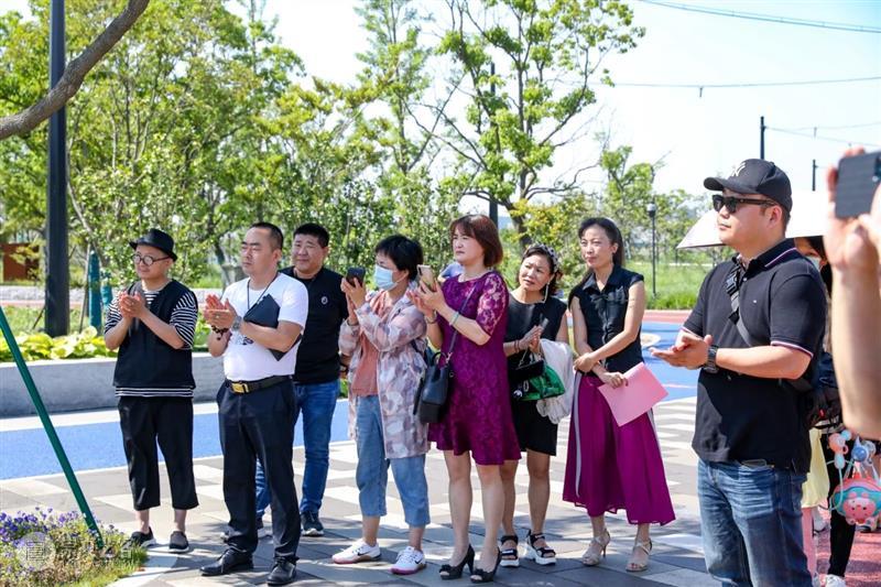 “锦绣千纯·诗意湖光——唐千懿个展” 在滴水·湖光公益文化空间顺利开幕 临港当代美术馆 锦绣千纯 诗意 湖光 滴水 公益 文化 空间 临港 国际 艺术 崇真艺客