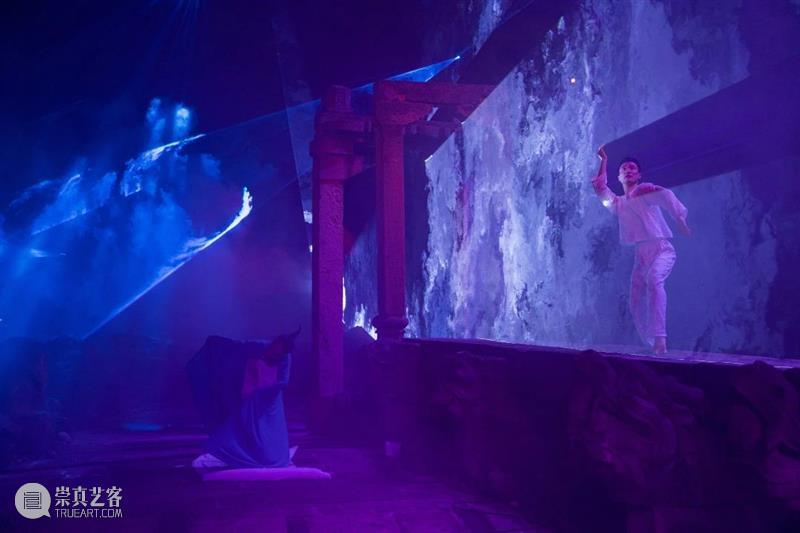 “美术馆之夜”回顾丨“开放的六月”毕业季特别公益活动引爆视听盛宴 毕业季 公益 活动 美术馆之夜 视听 盛宴 四川美术学院美术馆策划 音乐 剧场 时装秀 崇真艺客