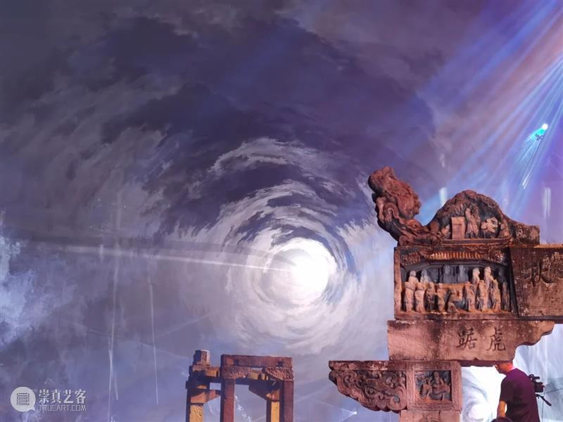 “美术馆之夜”回顾丨“开放的六月”毕业季特别公益活动引爆视听盛宴 毕业季 公益 活动 美术馆之夜 视听 盛宴 四川美术学院美术馆策划 音乐 剧场 时装秀 崇真艺客