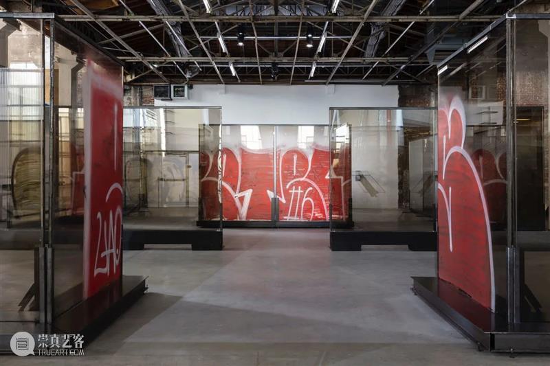 Sprüth Magers 艺术家 | 安妮·伊姆霍夫（Anne Imhof）东京宫“全权委托”展览 ：静物  施布特-玛格 安妮 伊姆霍夫 全权 静物 东京宫 Imhof Anne 艺术家 Sprüth Magers 崇真艺客