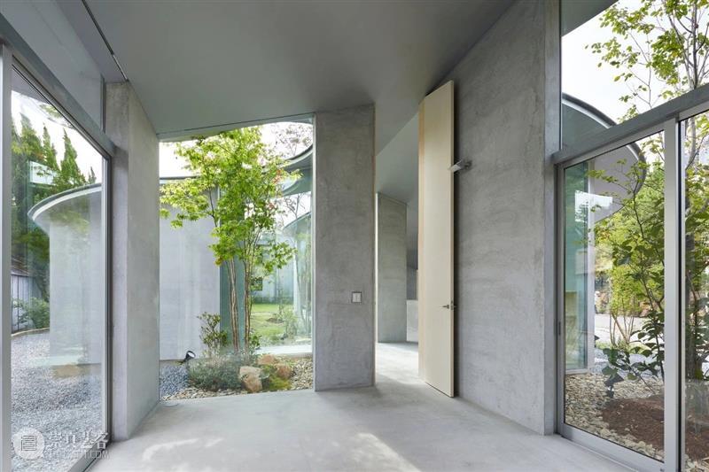 建筑 | 模糊房屋与自然之间的界限，“模糊空间”的空间 房屋 自然 之间 界限 建筑 空间 神户 日本 事务所 公司 崇真艺客