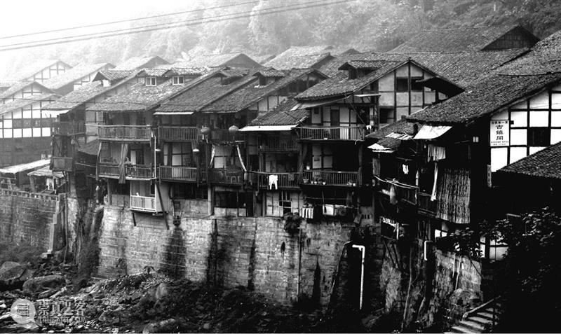 建筑丨重庆房子:一座房子,如何象征一座城市? 建筑 重庆 房子 城市 上方 中国舞台美术学会 右上 星标 本文 周id 崇真艺客