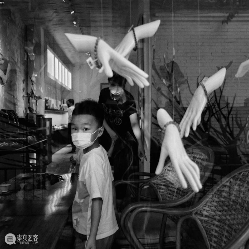 展讯 | 京城“役”景 京城 展讯 COVID 映画 摄影家 吴雁 策展人 那日松 顾问 杨浪 崇真艺客
