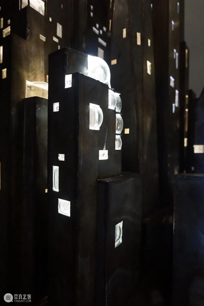 毕业季 | 2021广州美术学院雕塑与公共艺术学院研究生毕业作品展 广州美术学院 研究生 作品展 雕塑 艺术 毕业季 学院 上方 中国舞台美术学会 右上 崇真艺客