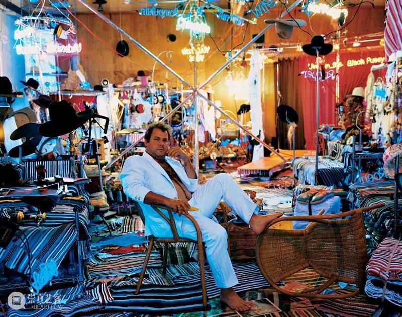 今日生日 | 杰森·罗德斯(Jason Rhoades) 杰森 罗德斯 Rhoades 生日 Jason 华纳坦吉尔吊灯 西班牙 马拉加 现代 艺术 崇真艺客