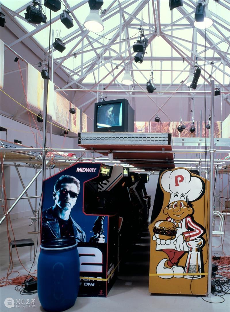 今日生日 ｜ 杰森·罗德斯（Jason Rhoades） 杰森 罗德斯 Rhoades 生日 Jason 华纳坦吉尔吊灯 西班牙 马拉加 现代 艺术 崇真艺客