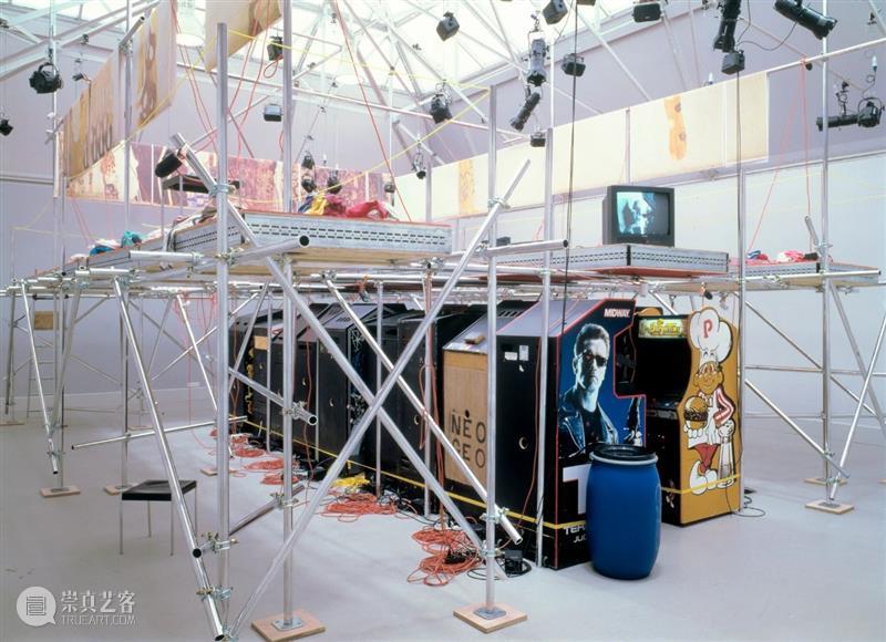 今日生日 ｜ 杰森·罗德斯（Jason Rhoades） 杰森 罗德斯 Rhoades 生日 Jason 华纳坦吉尔吊灯 西班牙 马拉加 现代 艺术 崇真艺客