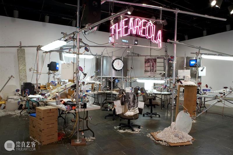 今日生日 ｜ 杰森·罗德斯（Jason Rhoades） 杰森 罗德斯 Rhoades 生日 Jason 华纳坦吉尔吊灯 西班牙 马拉加 现代 艺术 崇真艺客