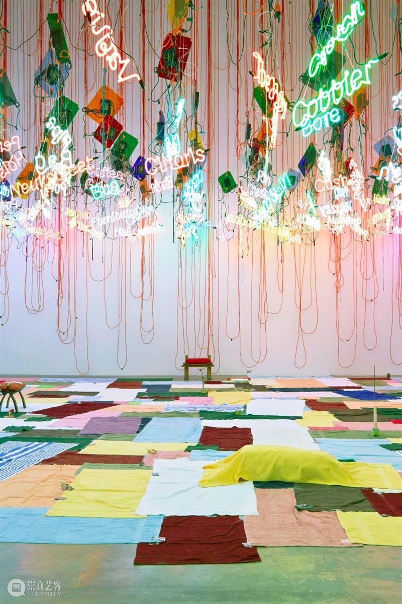 今日生日 | 杰森·罗德斯(Jason Rhoades) 杰森 罗德斯 Rhoades 生日 Jason 华纳坦吉尔吊灯 西班牙 马拉加 现代 艺术 崇真艺客