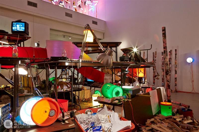 今日生日 | 杰森·罗德斯(Jason Rhoades) 杰森 罗德斯 Rhoades 生日 Jason 华纳坦吉尔吊灯 西班牙 马拉加 现代 艺术 崇真艺客