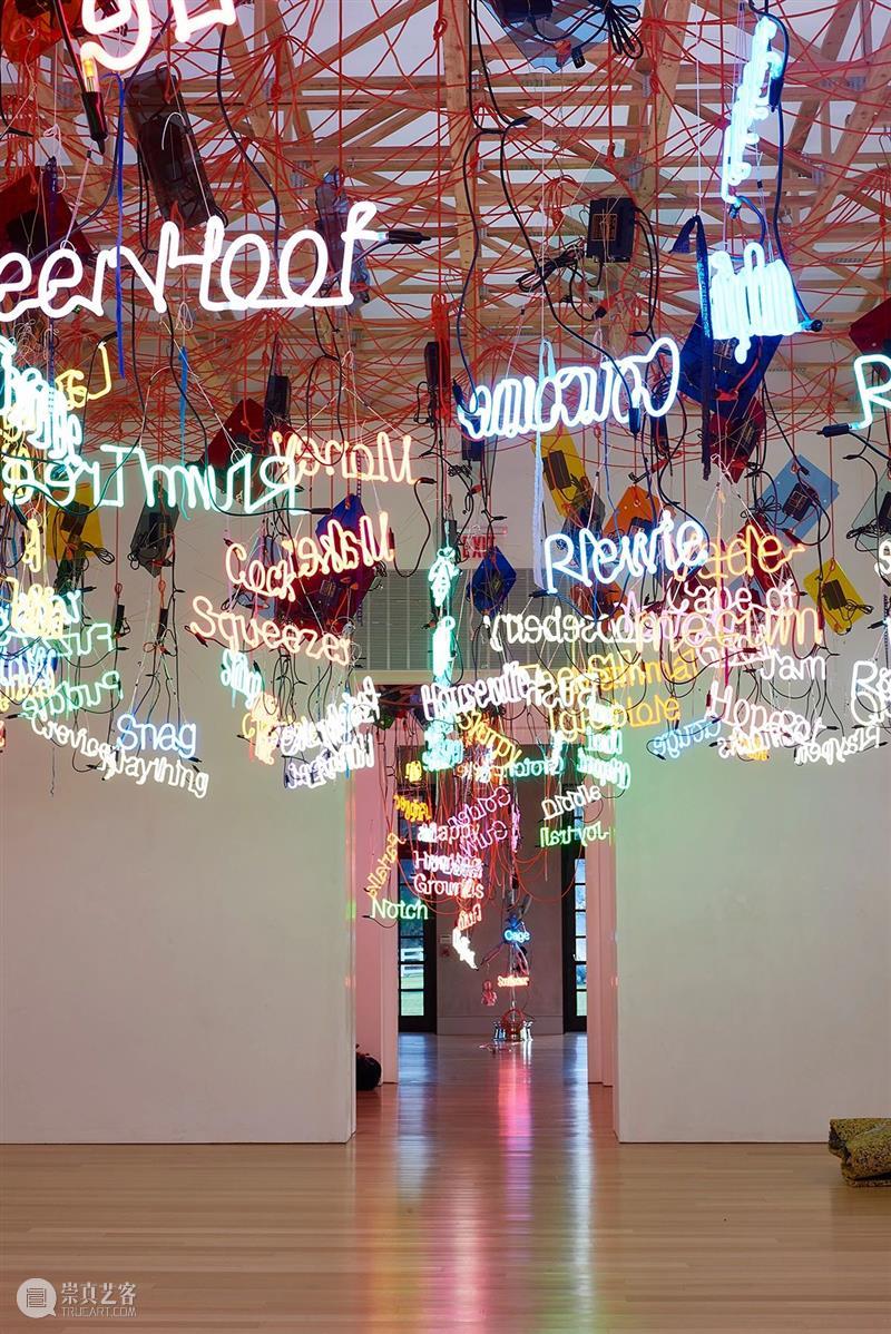 今日生日 ｜ 杰森·罗德斯（Jason Rhoades） 杰森 罗德斯 Rhoades 生日 Jason 华纳坦吉尔吊灯 西班牙 马拉加 现代 艺术 崇真艺客