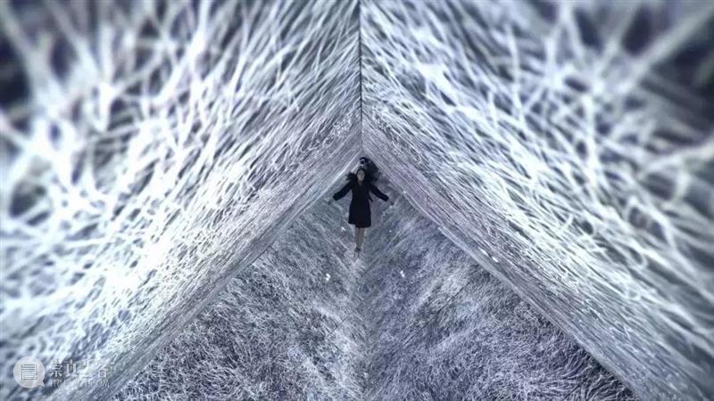 【IFA-艺术赏析】Refik Anadol | 用AI来捕捉梦境 视频资讯 戴馨瑀 艺术 Anadol IFA 梦境 日常生活 数据 感官 知识 土耳其 多媒体 崇真艺客