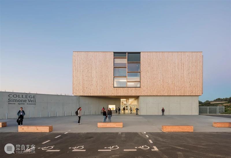 ‘木制’学院  / Dietrich | Untertrifaller + Colas Durand Dietrich BoeglyLamballe 学院 法国 布列塔尼 学生 建筑材料 木材 建筑 六面体 崇真艺客