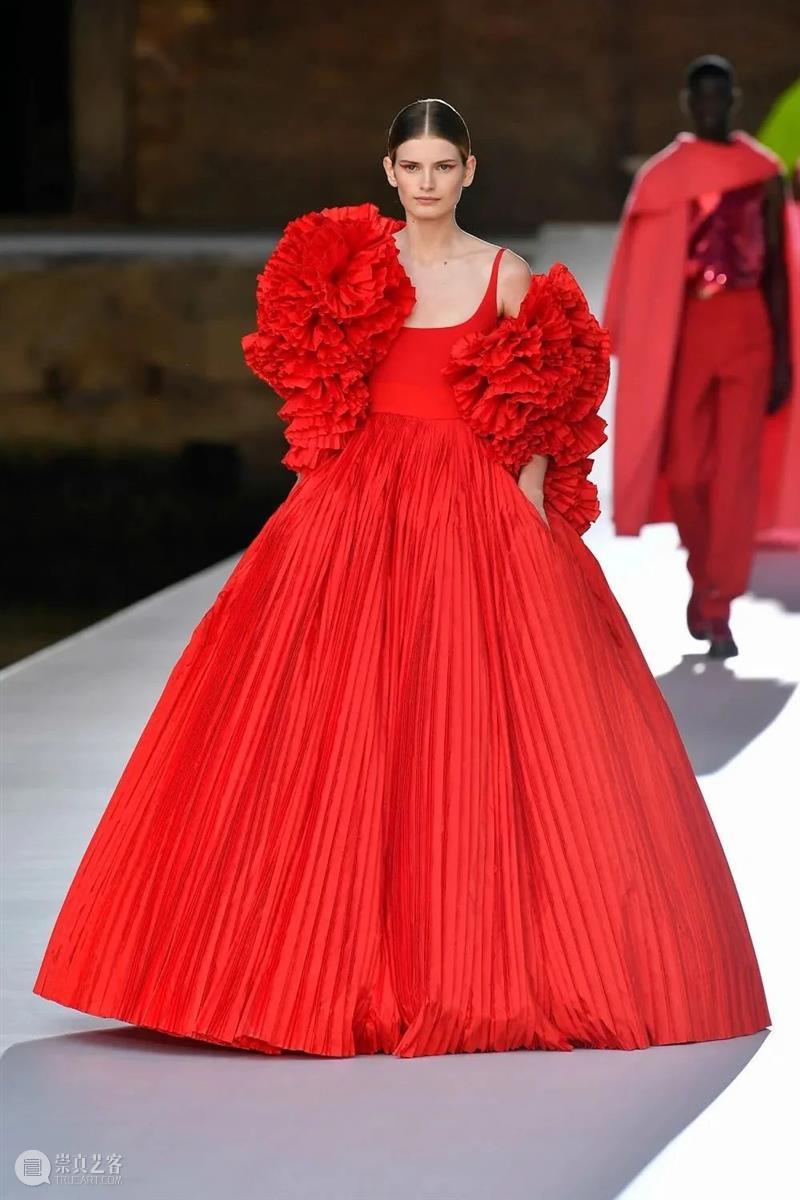【IFA-时尚资讯】VALENTINO | Des Ateliers2021秋冬高级定制 秋冬 Ateliers IFA 资讯 VALENTINO Valentino 高级定制 系列 罗马 巴黎 崇真艺客