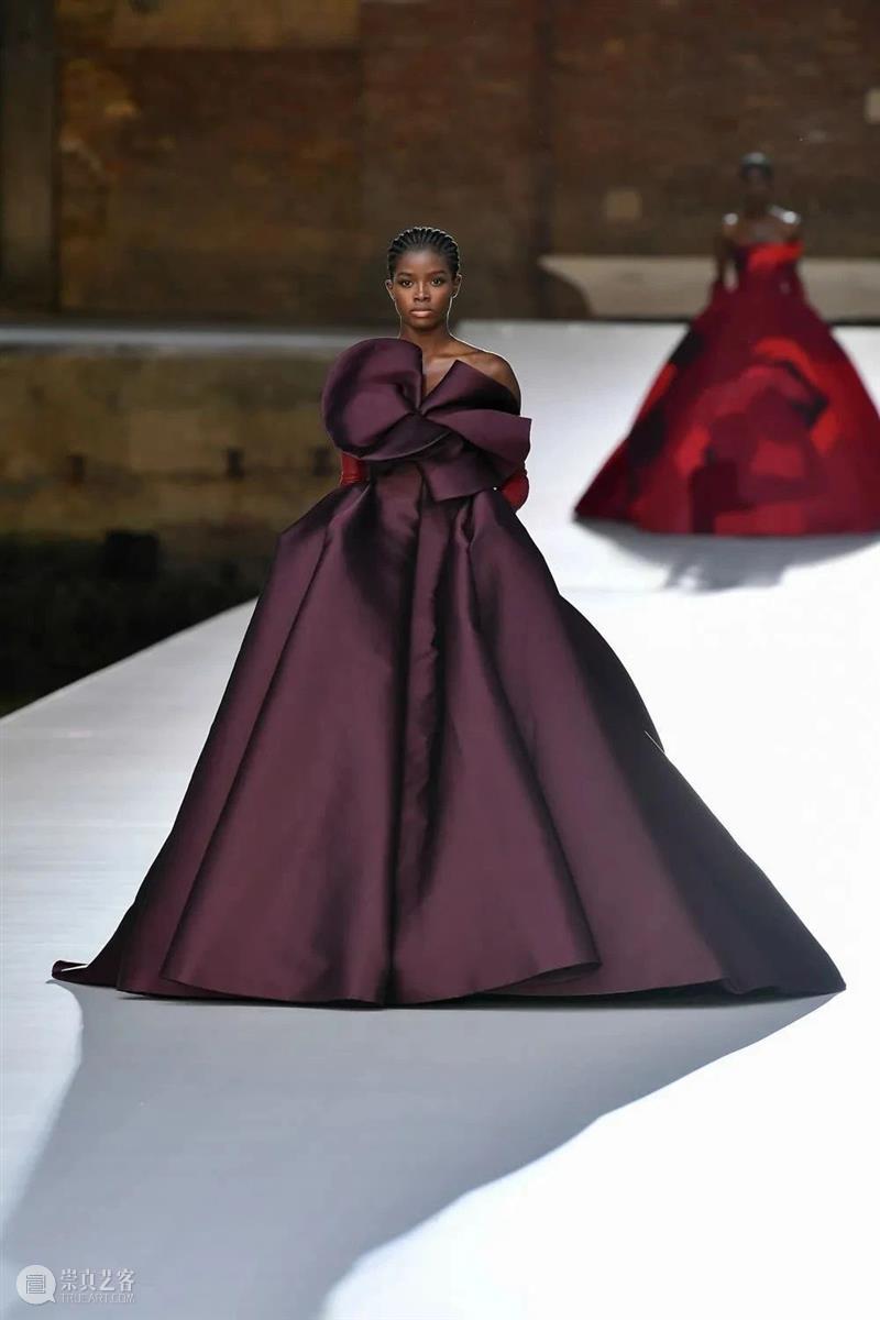 【IFA-时尚资讯】VALENTINO | Des Ateliers2021秋冬高级定制 秋冬 Ateliers IFA 资讯 VALENTINO Valentino 高级定制 系列 罗马 巴黎 崇真艺客