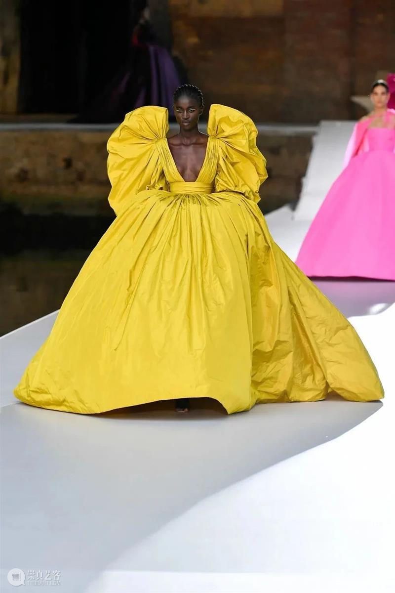 【IFA-时尚资讯】VALENTINO | Des Ateliers2021秋冬高级定制 秋冬 Ateliers IFA 资讯 VALENTINO Valentino 高级定制 系列 罗马 巴黎 崇真艺客