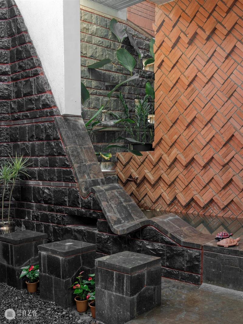 建一座堡垒，Gadi 私宅 / PMA madhushala 博文精选 ADCNews 堡垒 私宅 PMA madhushala Patil HemantPatil 家族 sardars 继承人 兄弟 崇真艺客