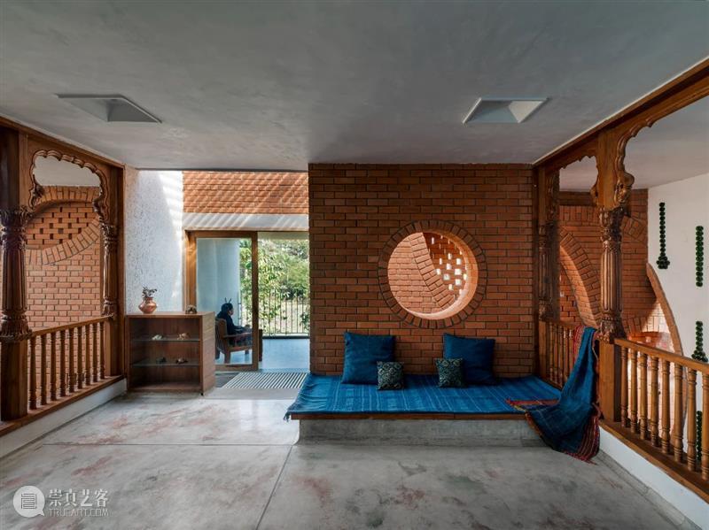 建一座堡垒，Gadi 私宅 / PMA madhushala 博文精选 ADCNews 堡垒 私宅 PMA madhushala Patil HemantPatil 家族 sardars 继承人 兄弟 崇真艺客