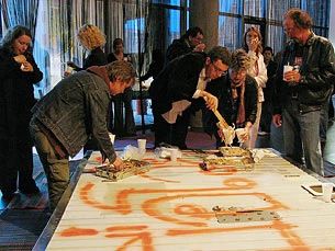 今日生日｜里克利·提拉瓦尼（Rirkrit Tiravanija）  卓纳画廊DavidZwirner 里克利 Tiravanija 提拉瓦尼 生日 里克利·提拉瓦尼 肖像 关系 美学 运动 代表人物 崇真艺客
