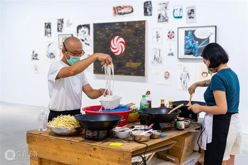 今日生日｜里克利·提拉瓦尼（Rirkrit Tiravanija）  卓纳画廊DavidZwirner 里克利 Tiravanija 提拉瓦尼 生日 里克利·提拉瓦尼 肖像 关系 美学 运动 代表人物 崇真艺客