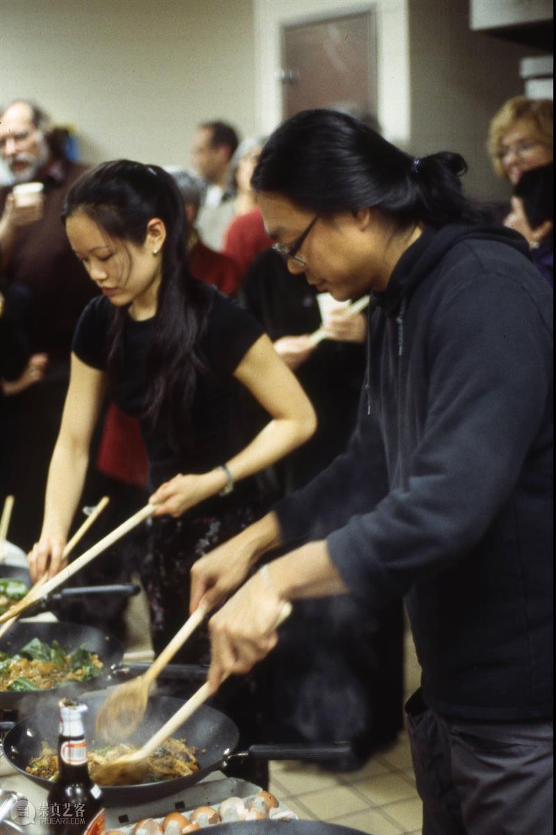 今日生日｜里克利·提拉瓦尼（Rirkrit Tiravanija）  卓纳画廊DavidZwirner 里克利 Tiravanija 提拉瓦尼 生日 里克利·提拉瓦尼 肖像 关系 美学 运动 代表人物 崇真艺客