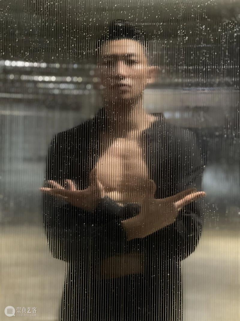 电子节目册｜国舞剧场委约作品《鲶鱼效应》，一场真实好友间的剧本杀 鲶鱼效应 作品 好友 剧本 电子 节目 册｜国舞剧场委约 宣传片 国舞剧场委约 舞蹈 崇真艺客
