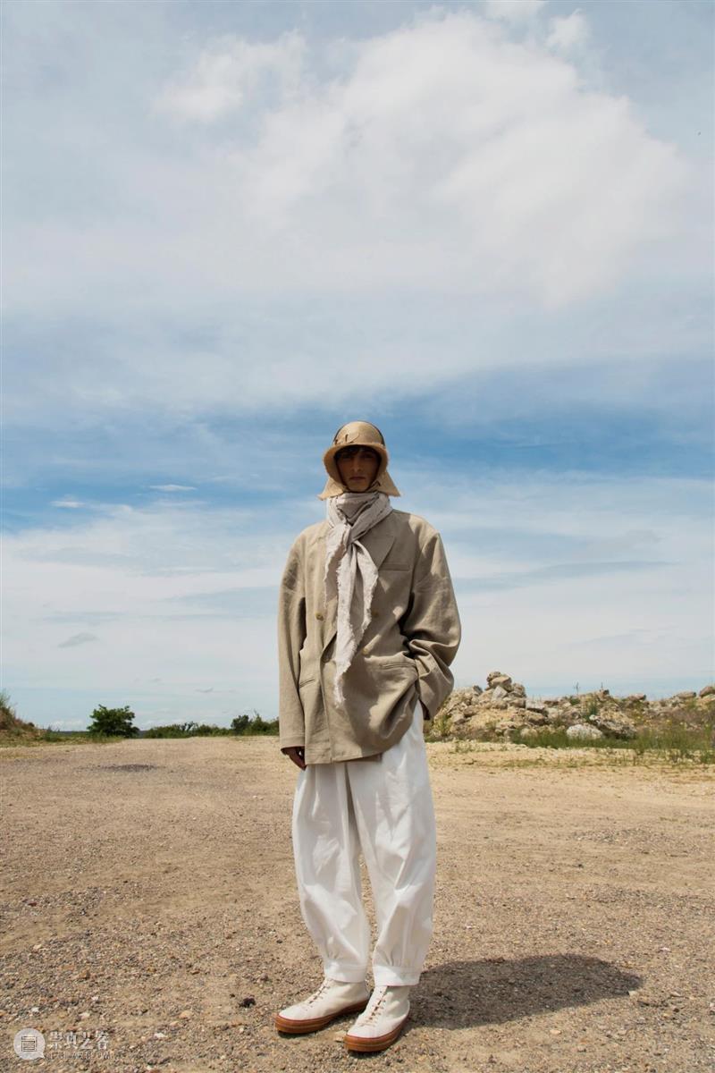 【IFA-时尚资讯】Hed Mayner | 无关性别的犹太剪裁服装 Hed Mayner 服装 犹太 IFA 资讯 性别 我希望 思路 个人 崇真艺客