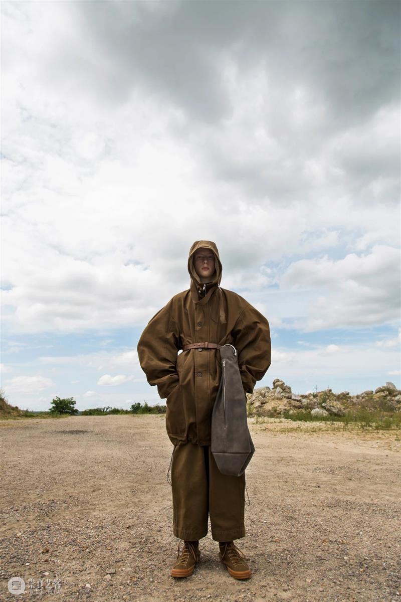 【IFA-时尚资讯】Hed Mayner | 无关性别的犹太剪裁服装 Hed Mayner 服装 犹太 IFA 资讯 性别 我希望 思路 个人 崇真艺客