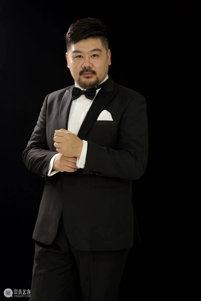 纽约时代广场公益广告聚焦中国音乐家,上海歌剧院院长许忠为歌剧“代言” 崇真艺客